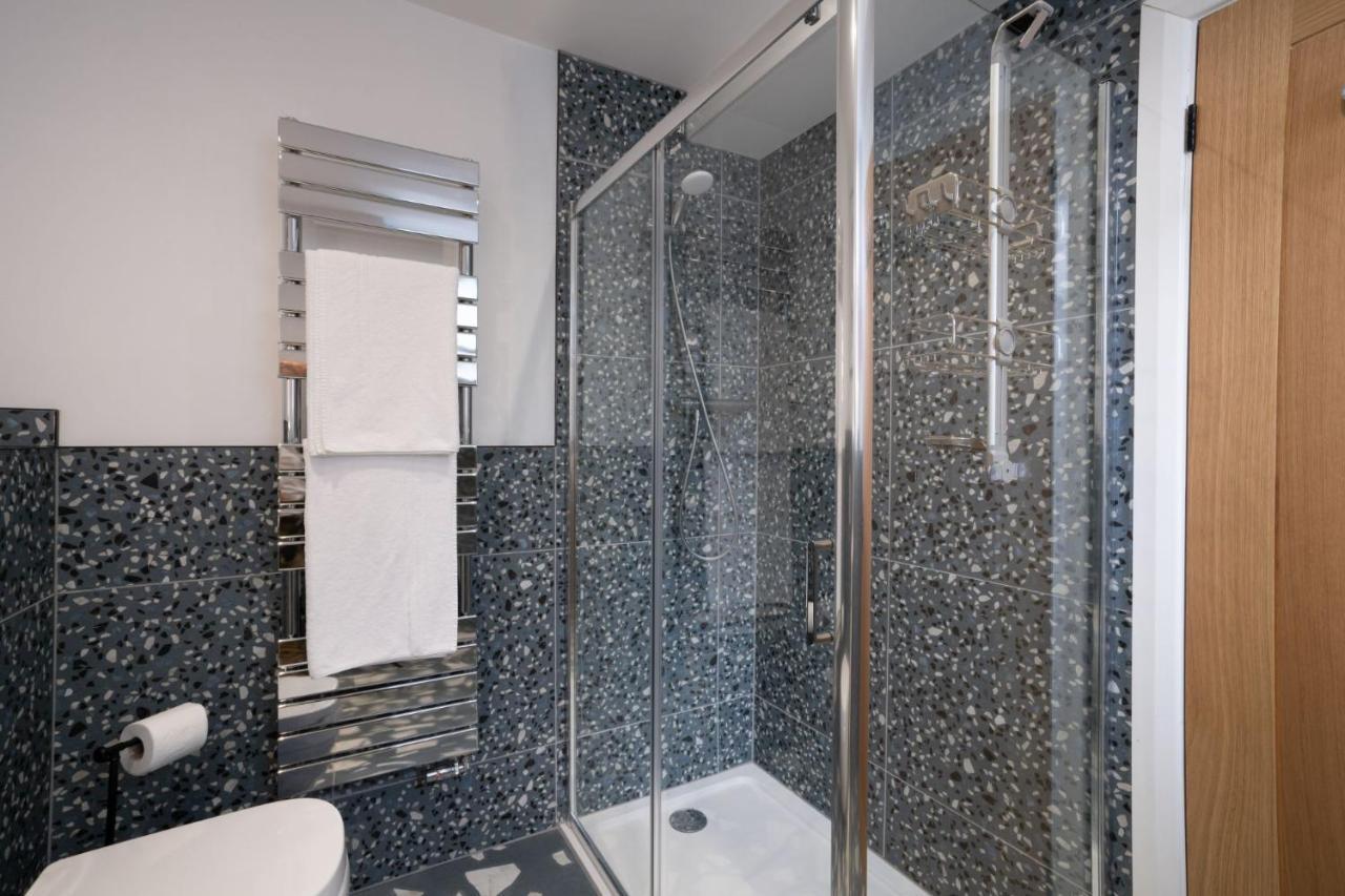 Modern Home In Windermere By Letmestay Bagian luar foto
